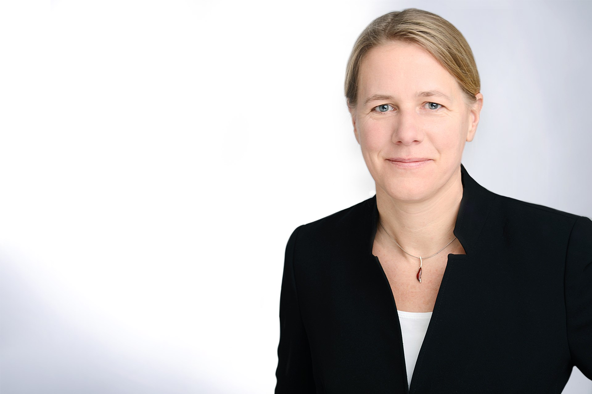 Portrait von Franka Winkler, Bereichsleiterin Personal